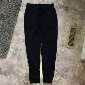 Woman’s Lululemon Jogger Sweatpant